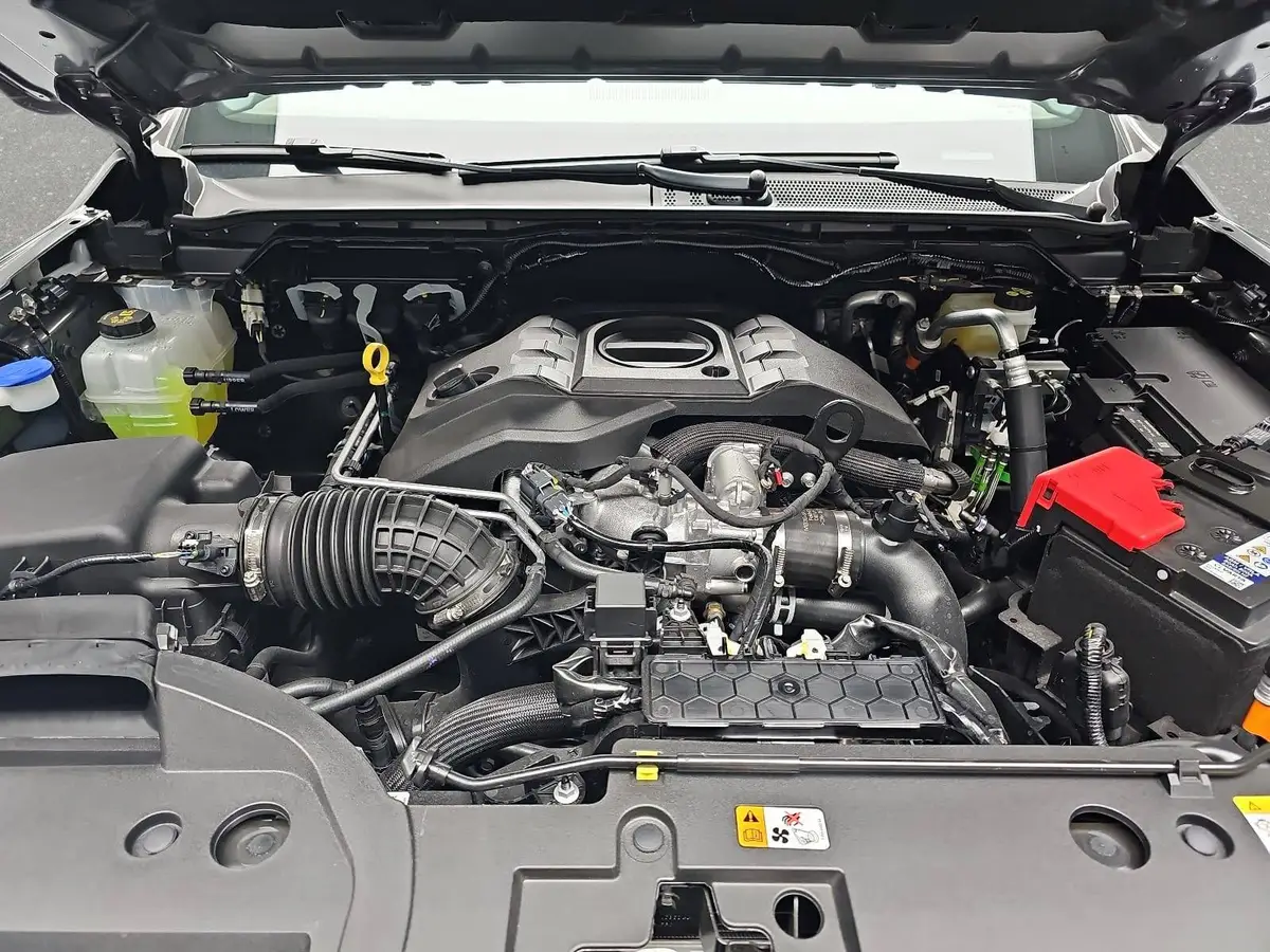 VW AMAROK 3.0 TDI AUTO. DOKA AVENTURA 4M NAVI LED AHK LM21