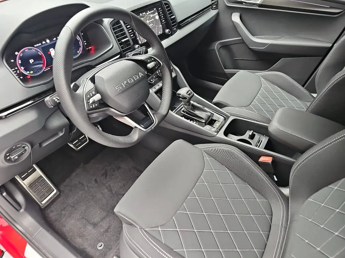 SKODA KAROQ 1.5 TSI DSG SPORTLINE NAVI LED-MATRIX PANO CANTON