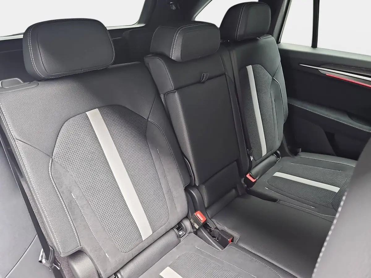SKODA KODIAQ 2.0 TDI DSG SPORTLINE 4X4 PANO AHK