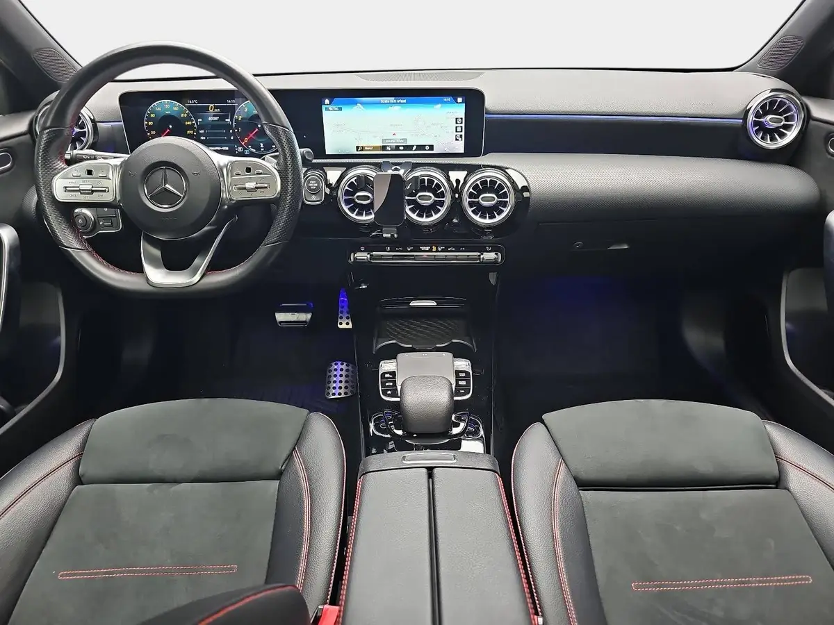 MERCEDES-BENZ A 220 DCT AMG LINE WINTER LED LM