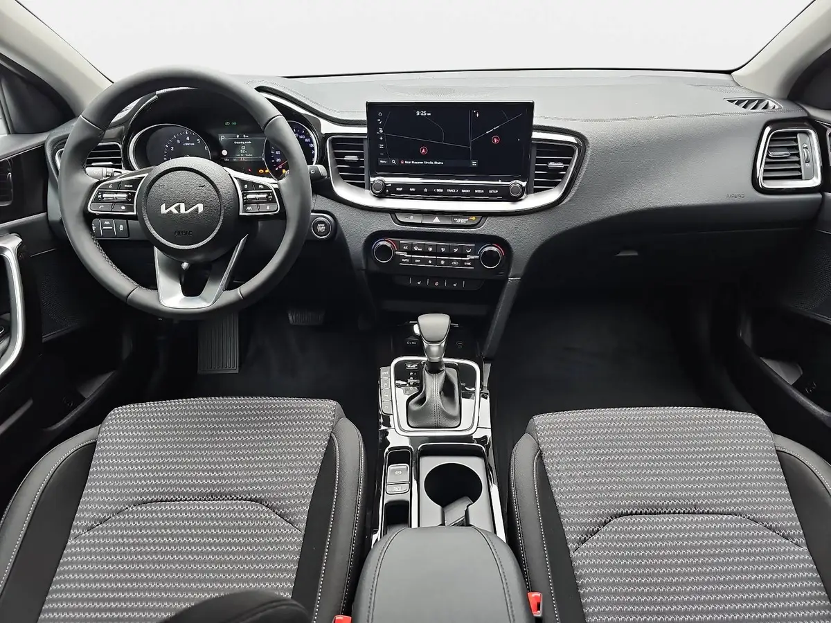 KIA CEED 1.5 T-GDI 48V DCT7 ULTIMATE EDITION