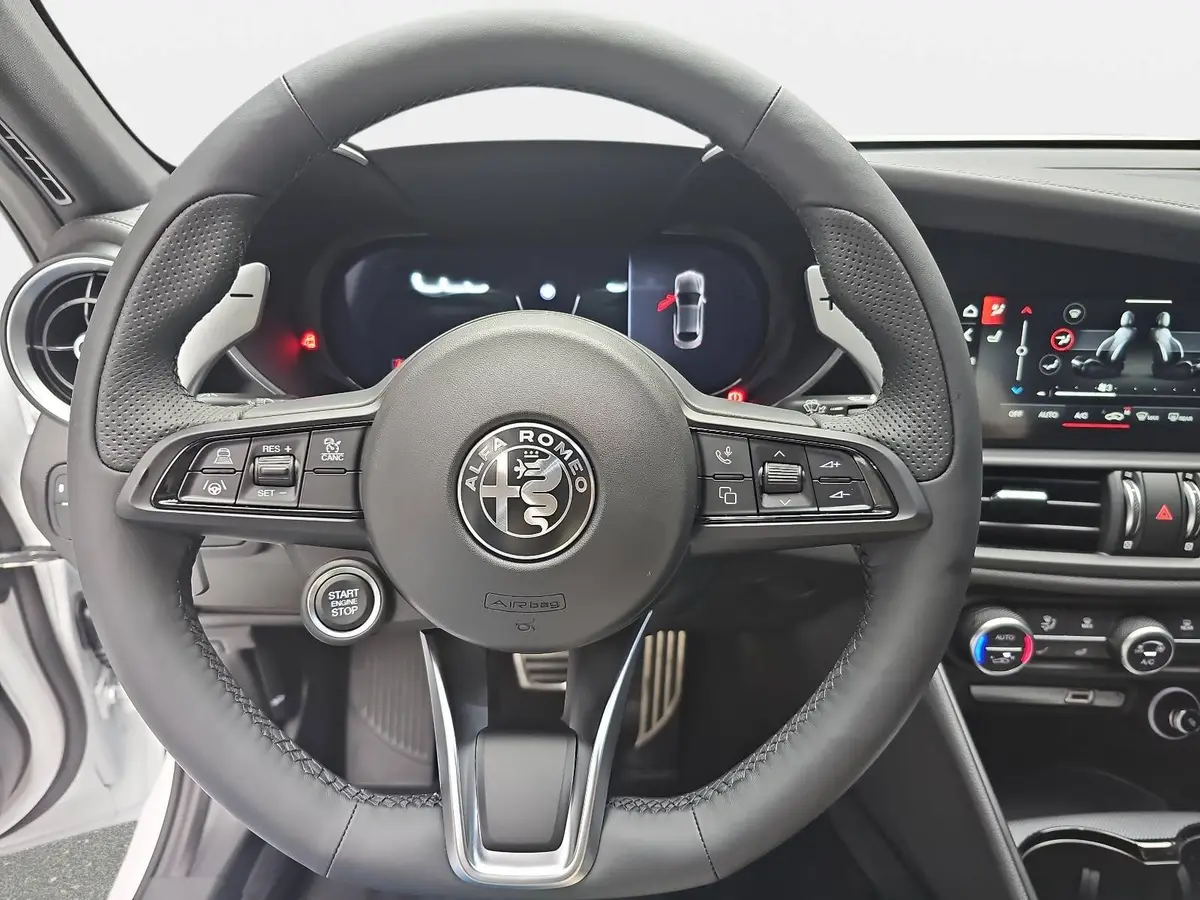ALFA ROMEO GIULIA 2.0 TURBO 16V Q4 VELOCE PANORAMA TECHNOLOGIE PAKET PREMIUM AUDIO