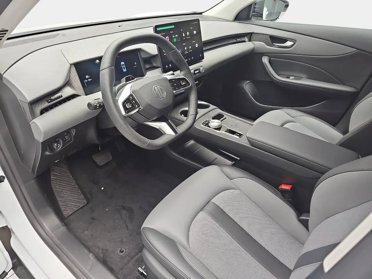 MG S5 EV 64 KWH MY25 LUXURY