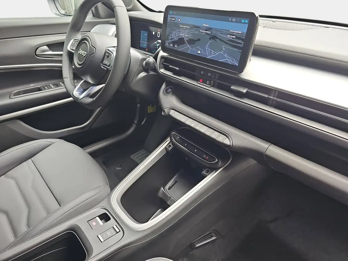 JEEP AVENGER ELEKTRO SUMMIT MJ26 LEDERSITZE INFOTAINMENT & KOMFORTPAKET