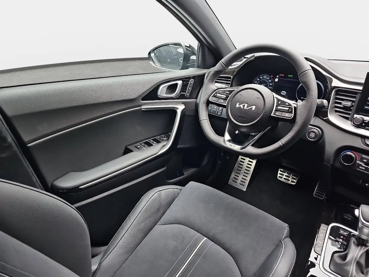 KIA XCEED 1.6 T-GDI 180 DCT GT-LINE MJ26 LEDER GLASDACH