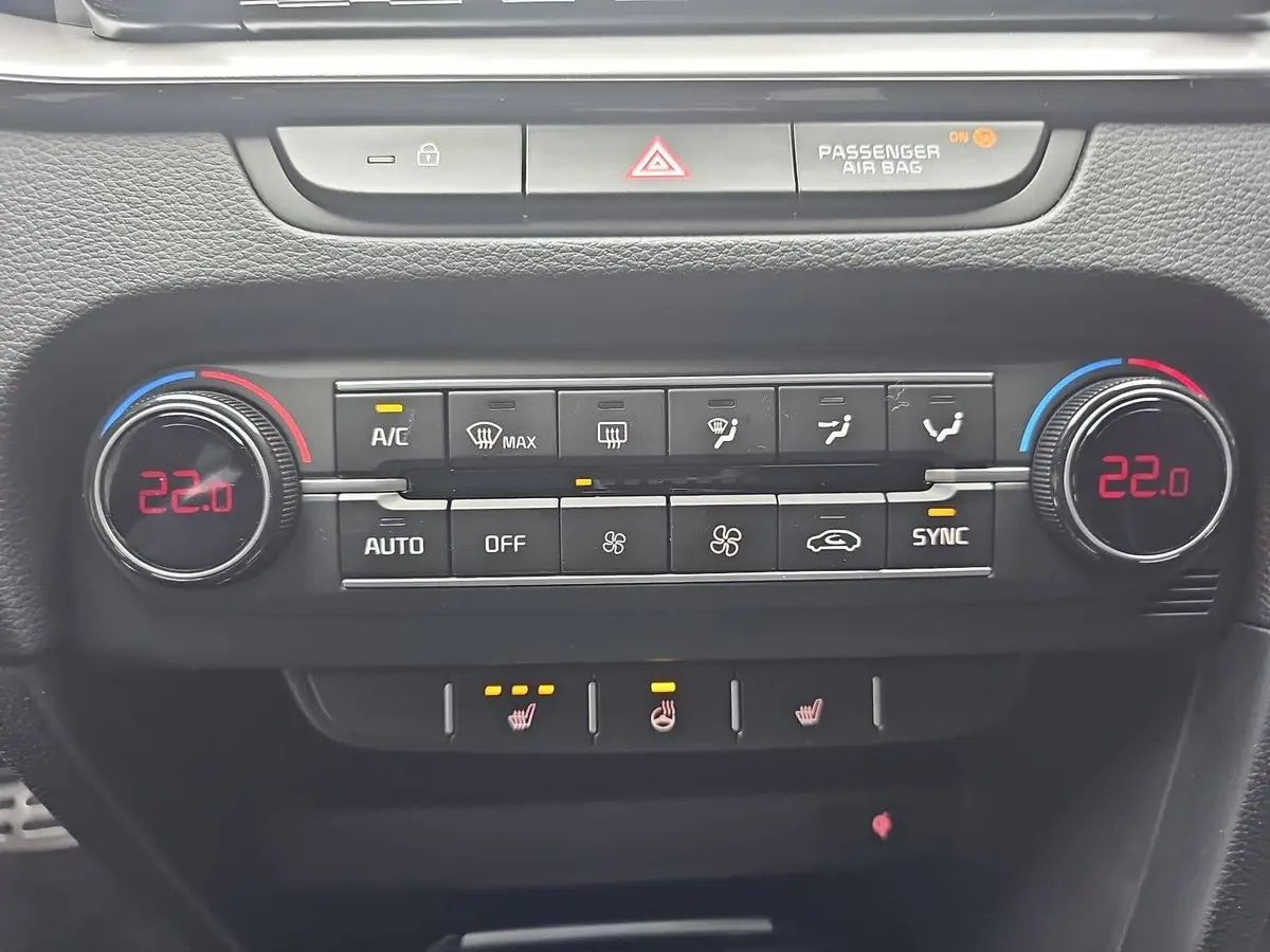 KIA XCEED 1.6 T-GDI 180 DCT GT-LINE MJ26 LEDER GLASDACH