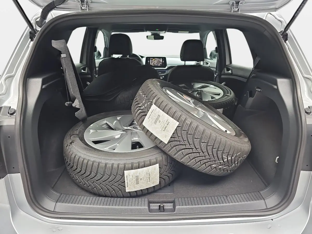 VW T-CROSS 1.0 TSI GOAL NAVI LED KLIMAAUTO ACC P-ASSIST WINTE