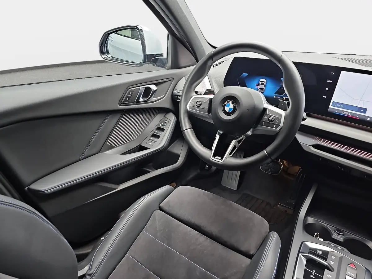 BMW 120 I M SPORT NAVI KLIMA LED SHADOW CARPLAY PANO KAME