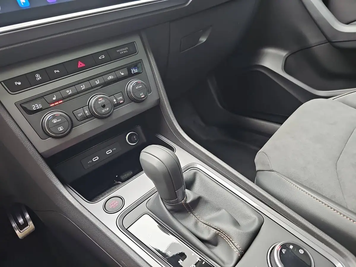 CUPRA ATECA 1.5 TSI DSG NAVI LED ACC PANO EL.HECKKLAPPE WINTER