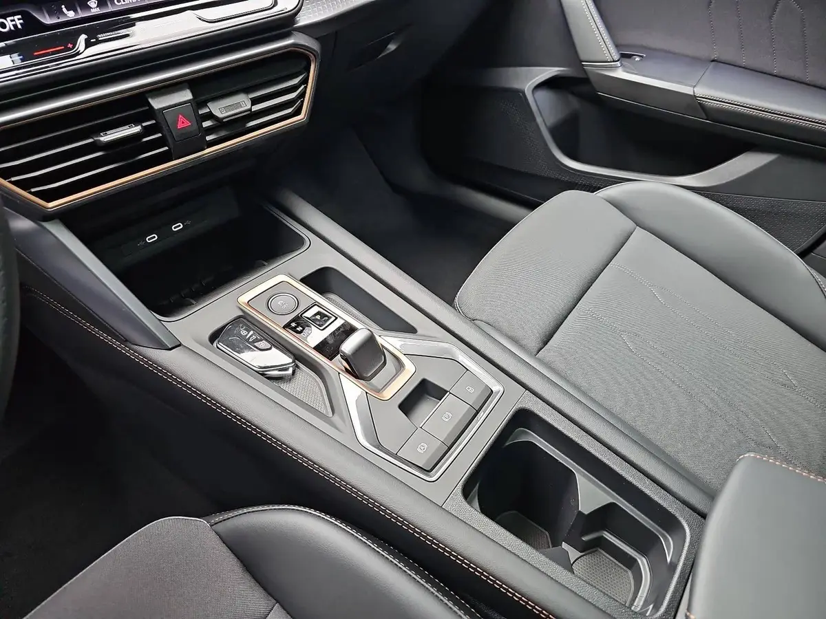 CUPRA FORMENTOR 1.5 ETSI DSG NAVI LED-HD ACC PANO WINTER KAMERA AH