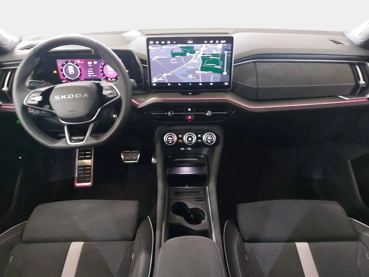 SKODA KODIAQ 1.5 TSI DSG SPORTLINE NAVI LED ACC PANO WINTER AHK