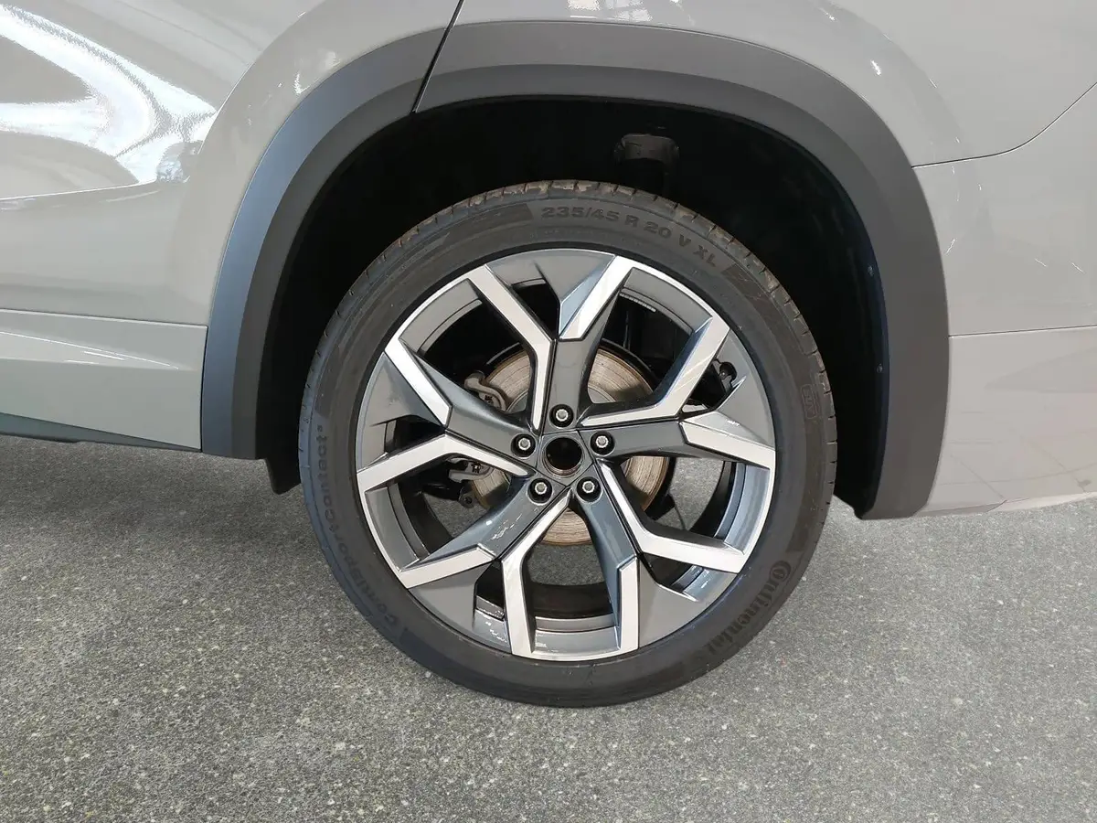 SKODA KODIAQ 1.5 TSI DSG SPORTLINE NAVI LED ACC PANO WINTER AHK