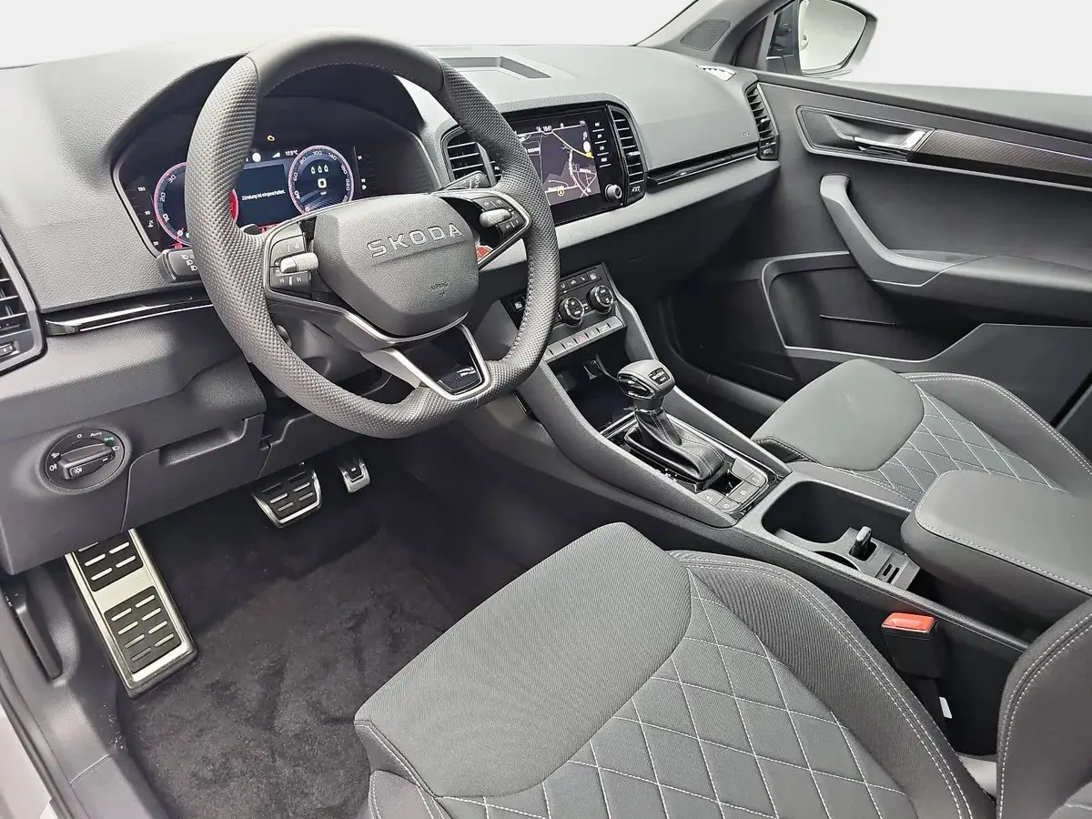 SKODA KAROQ 2.0 TSI DSG SPORTLINE 4X4 AHK PANO