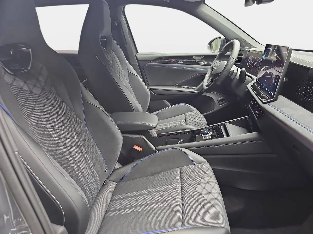 VW TIGUAN 2.0 TDI DSG R-LINE NAVI LED PANO