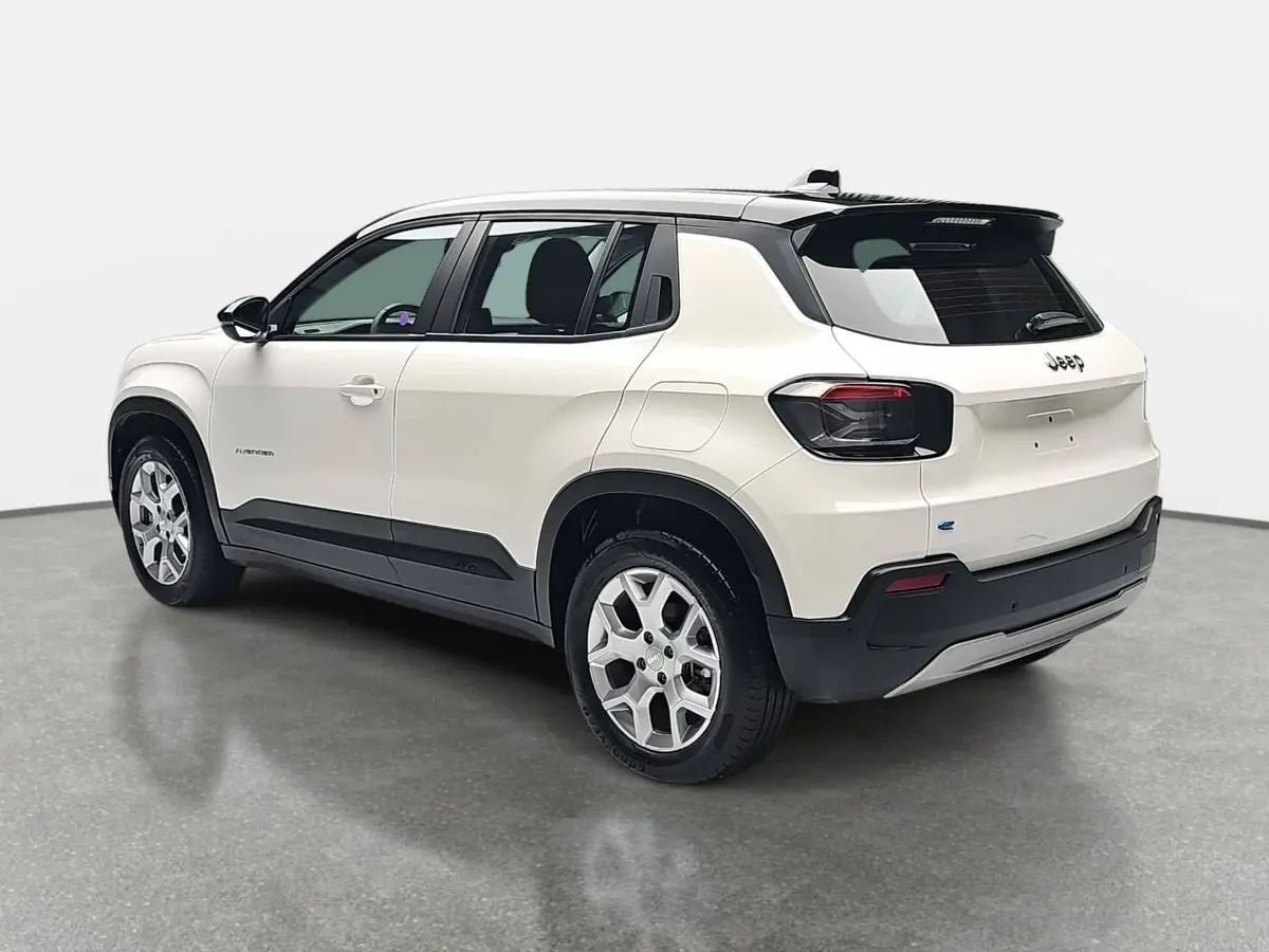 JEEP AVENGER AUTO. 51KWH ALTITUDE LED PANO LM17