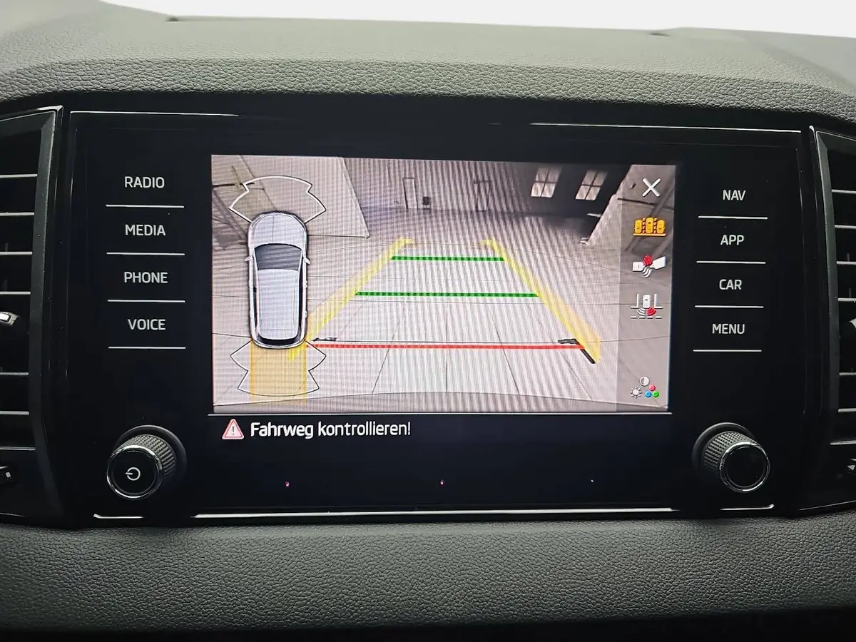 SKODA KAROQ 1.5 TSI DSG FAMILY LED KAMERA LM17