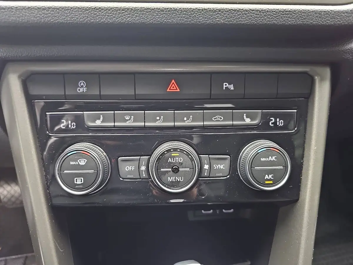 VW T-ROC 1.5 TSI DSG STYLE NAVI LED KAMERA AHK
