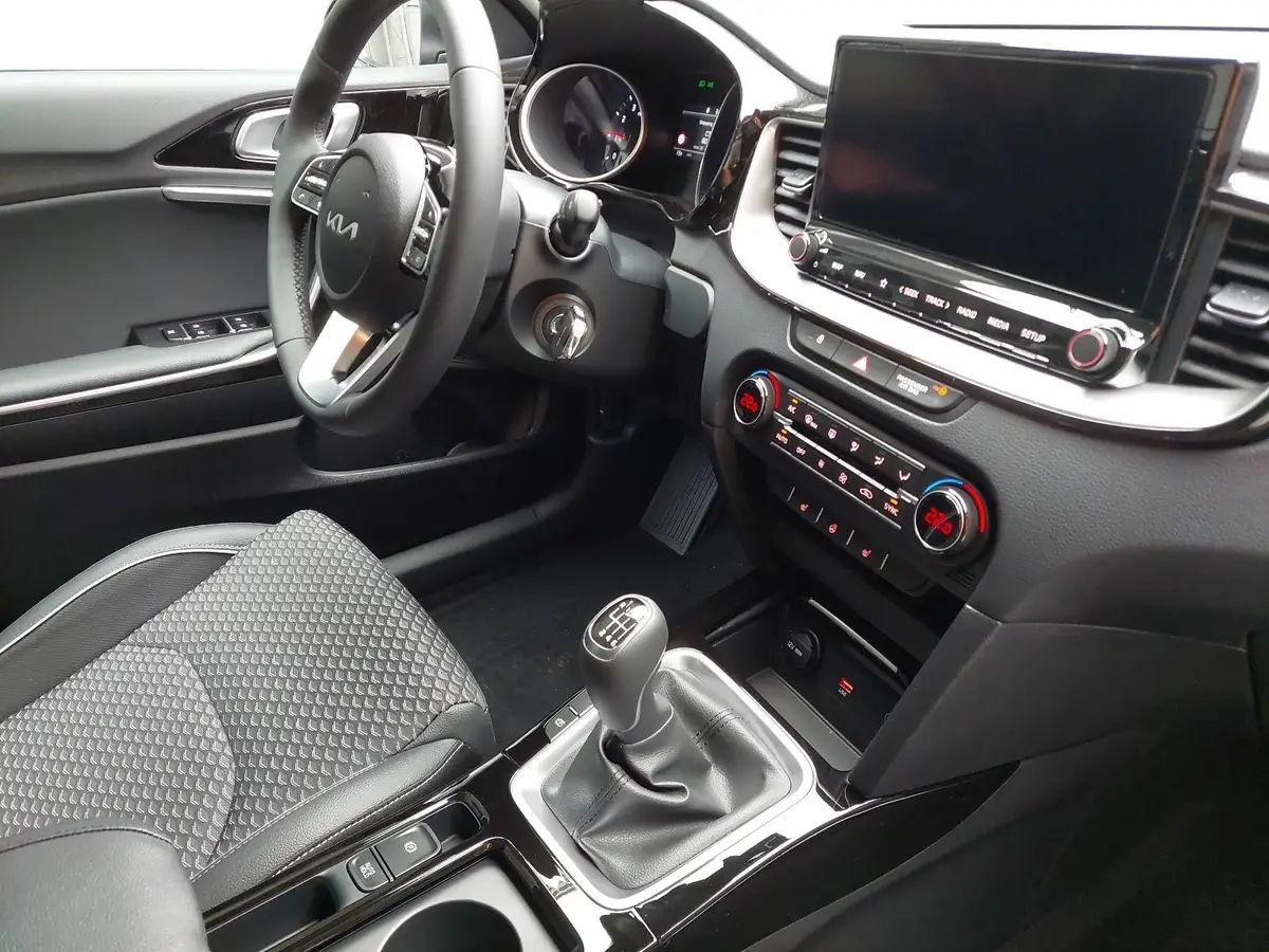 KIA XCEED 1.0 T-GDI VISION KOMFORT LED