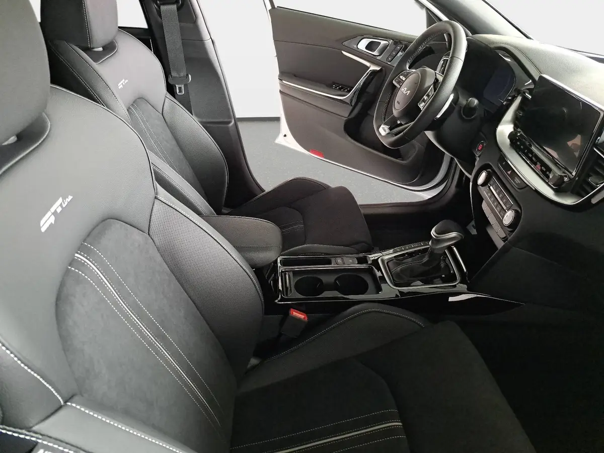 KIA XCEED 1.6 T-GDI 150 DCT GT-LINE MJ26 LEDER GLASDACH