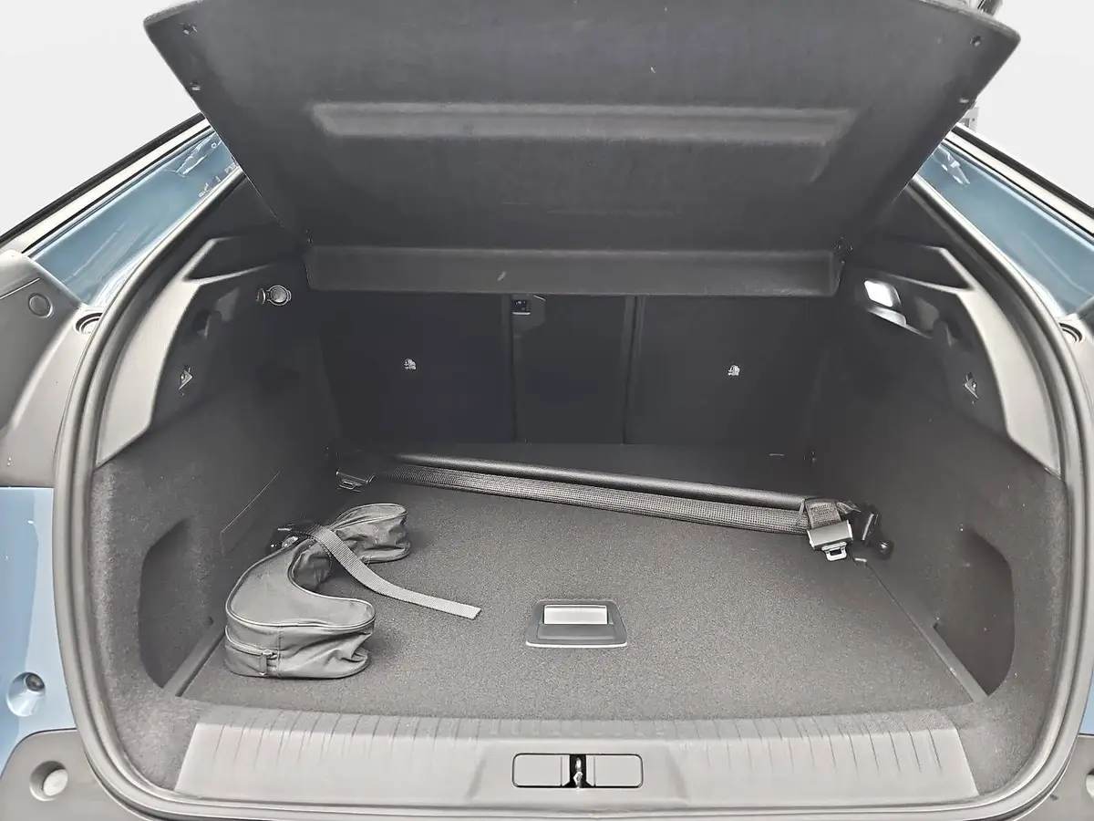 PEUGEOT 3008 1.2 HYBRID 145 E-DSC6 ALLURE LED DAB WINTER AHK LM