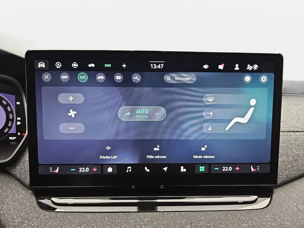 SKODA OCTAVIA COMBI 1.5 TSI ETEC DSG SELECTION NAVI LED ACC WINTER KA