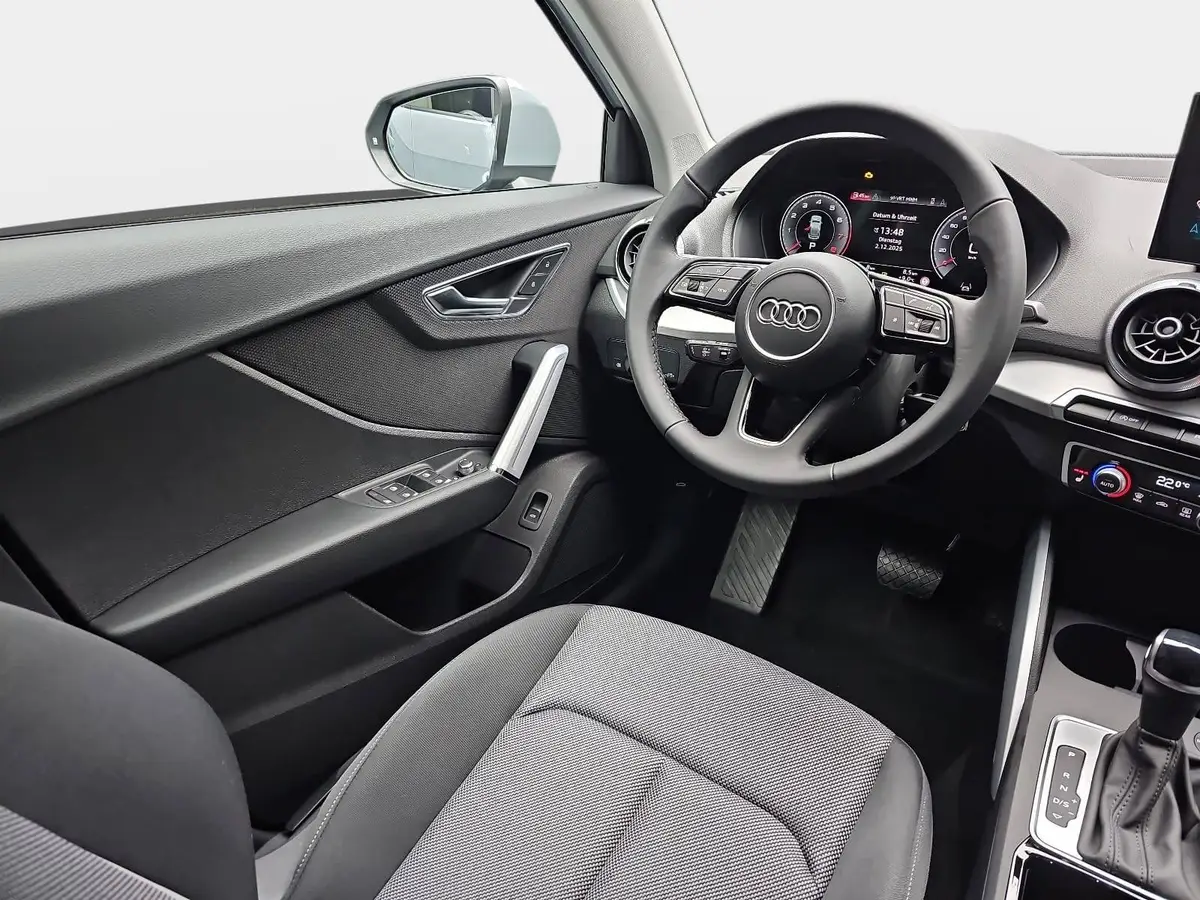 AUDI Q2 35 TFSI S-TRONIC S LINE NAVI LED ACC EL.HECKKL. WI