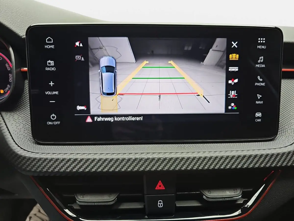 SKODA KAMIQ 1.5 TSI DSG MONTE CARLO NAVI MATRIX-LED PANO WINTE