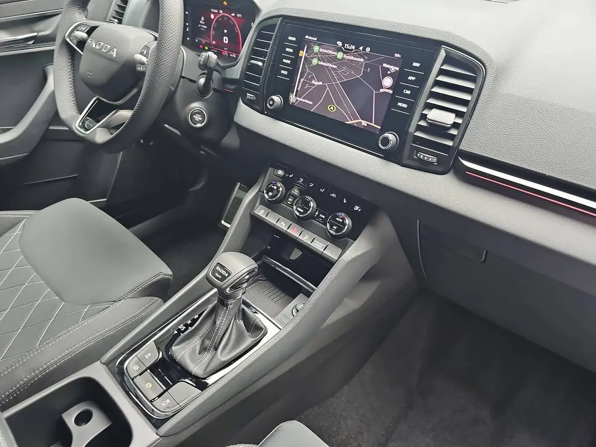 SKODA KAROQ 2.0 TSI DSG SPORTLINE 4X4 MATRIX ACC AHK