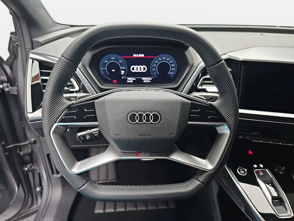 AUDI Q4 E-TRON 45 S-LINE 82KWH LED-MATRIX KAMERA