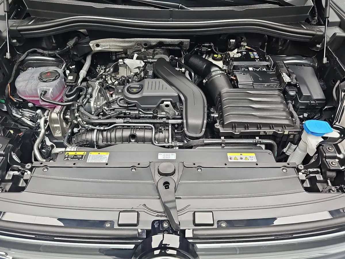 VW TIGUAN 1.5 ETSI DSG R-LINE NAVI LED PANO