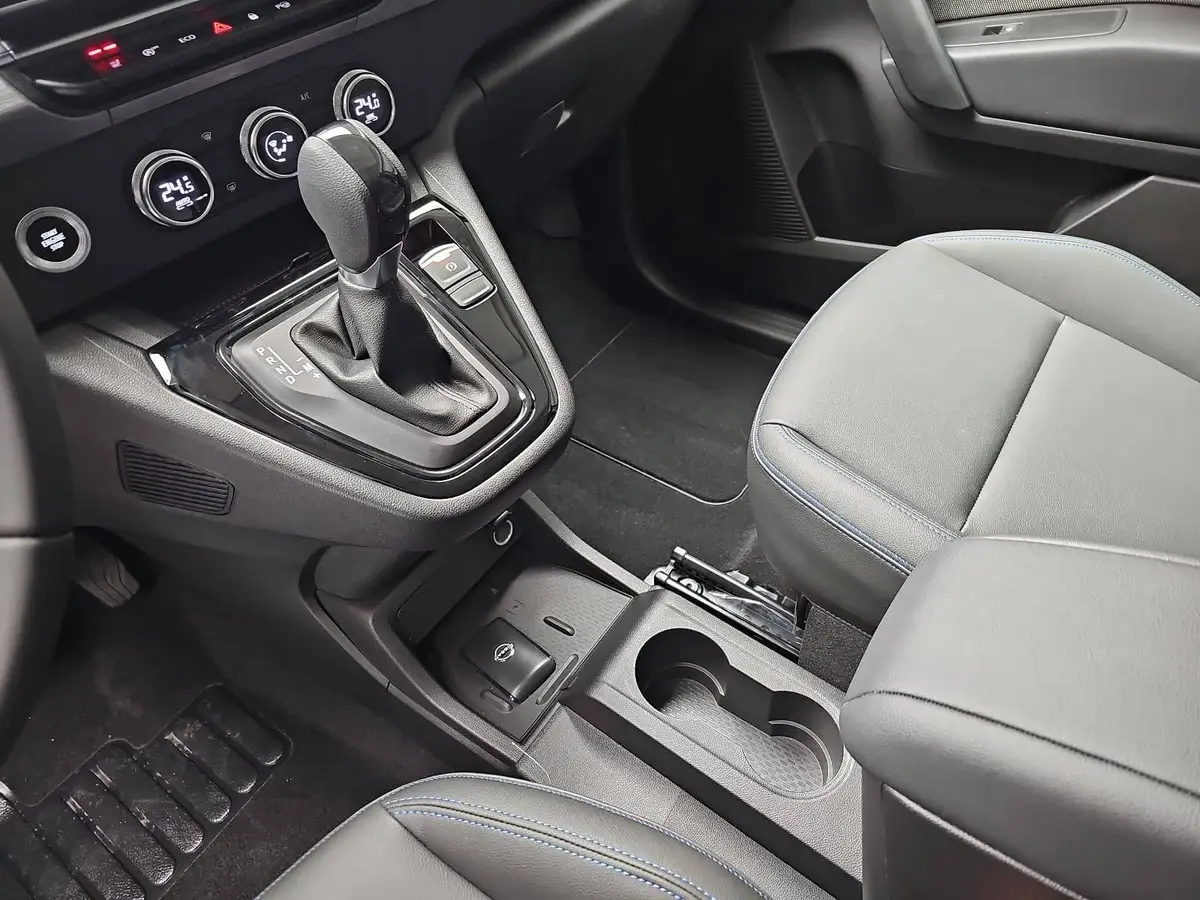 NISSAN TOWNSTAR KOMBI 1.3 DIG-T L2 2.3T AUTO. TEKNA 7-SITZER