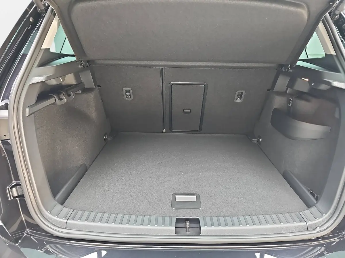 SKODA KAROQ 1.5 TSI DSG SELECTION NAVI LED ACC WINTER KAMERA A