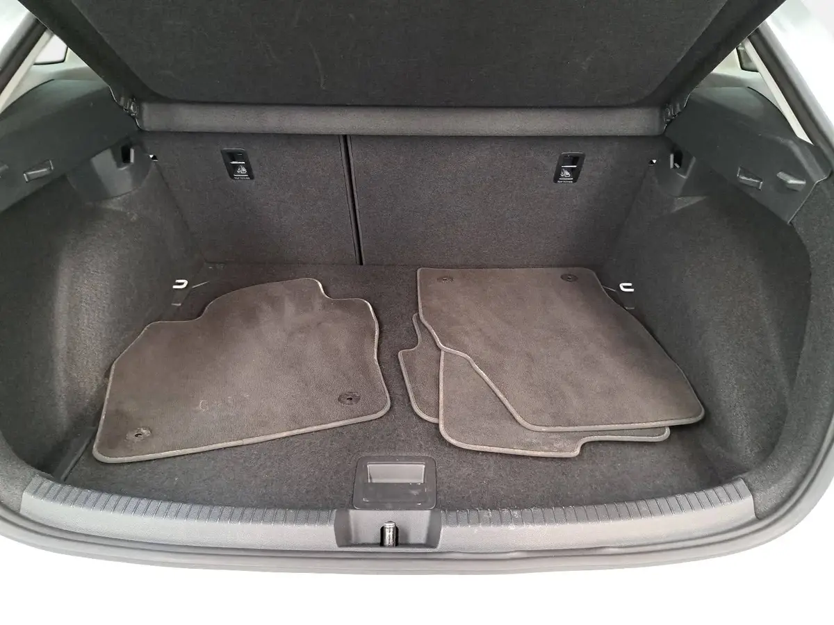 VW TAIGO 1.0 TSI DSG LIFE NAVI LED ACC SITZHEIZUNG PDC KAME