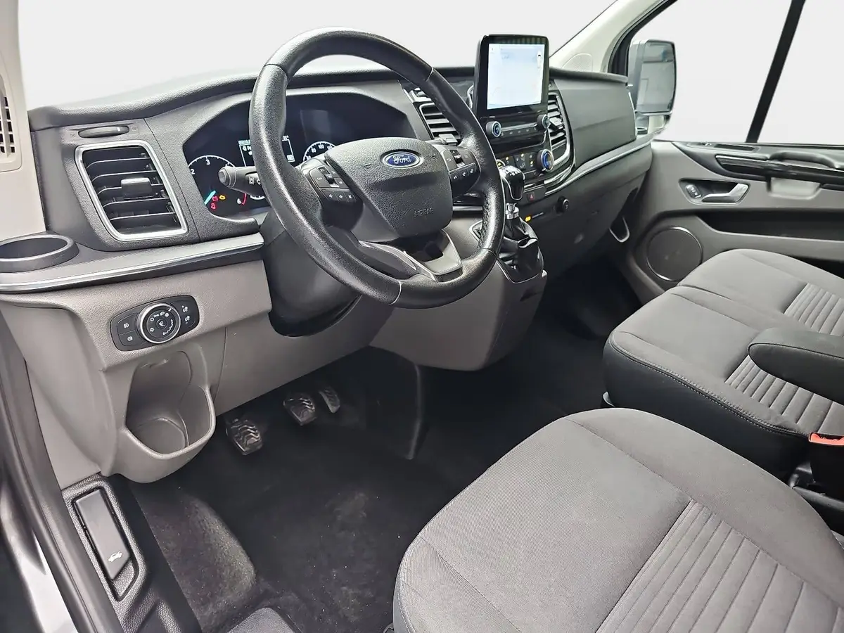 FORD TOURNEO CUSTOM 2.0 TDCI BUS 320 L2H1 VA TITANIUM 9-SITZER NAVI LM16