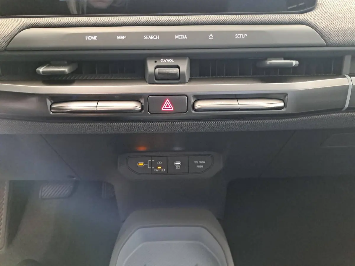 KIA EV3 81.4 KWH EARTH MJ26 WINTER BUSIN. UPGRADE DRIVEWISE-PARK DESIGN SOUND