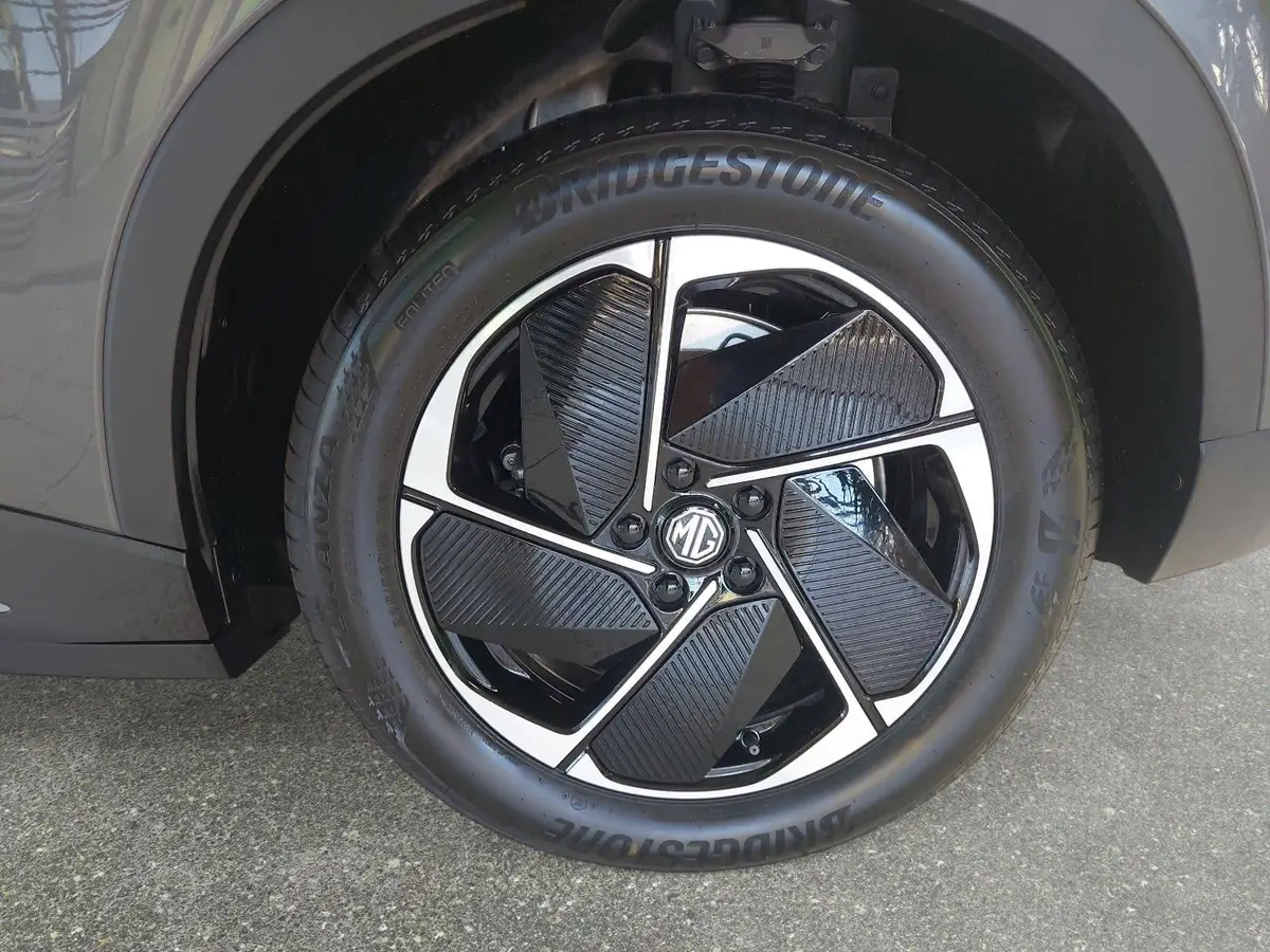 MG S5 EV 64 KWH MY25 LUXURY