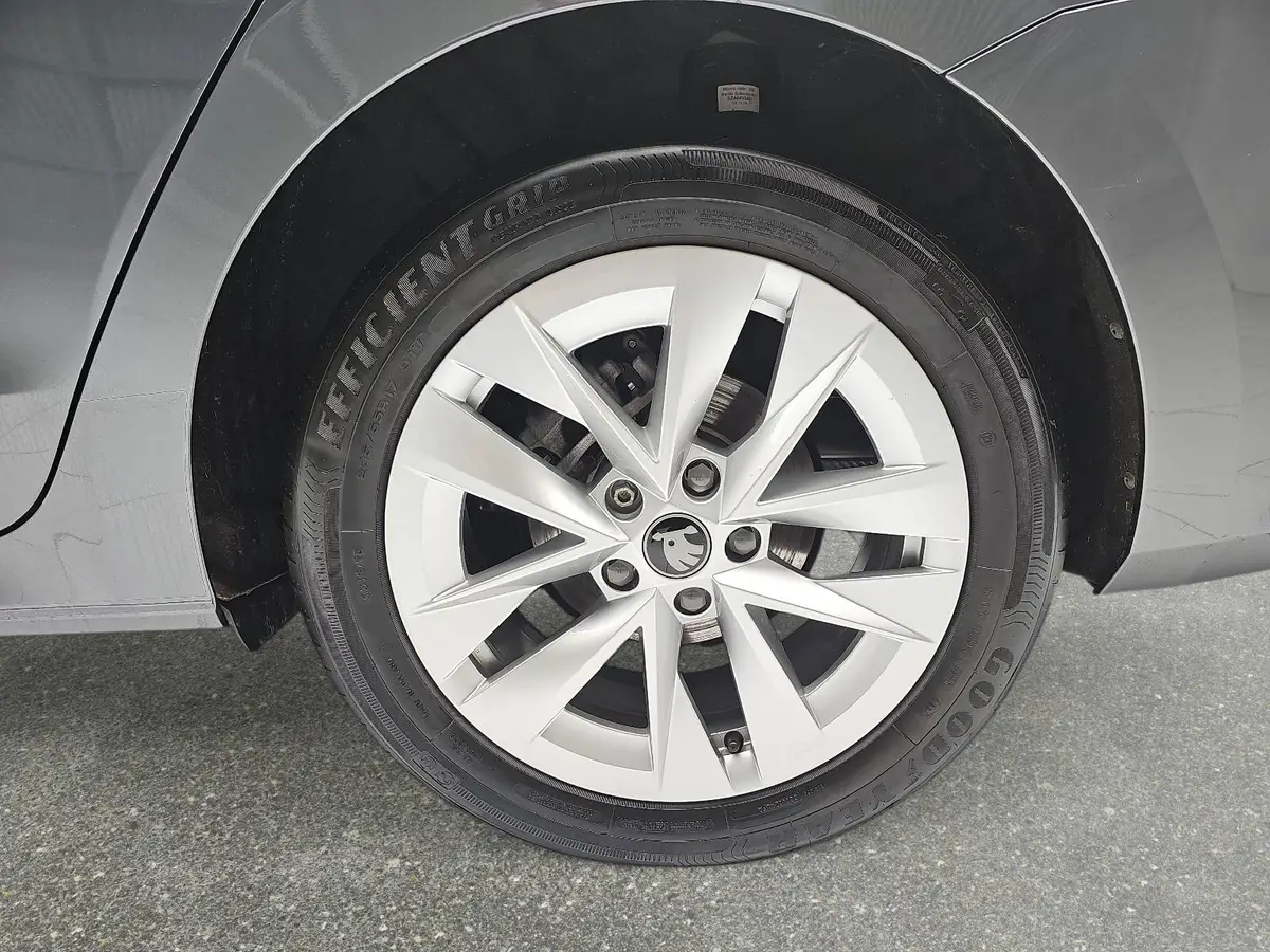 SKODA OCTAVIA COMBI 1.5 TSI DSG SELECTION LED AUDIO WINTER EL.HECKKL. 