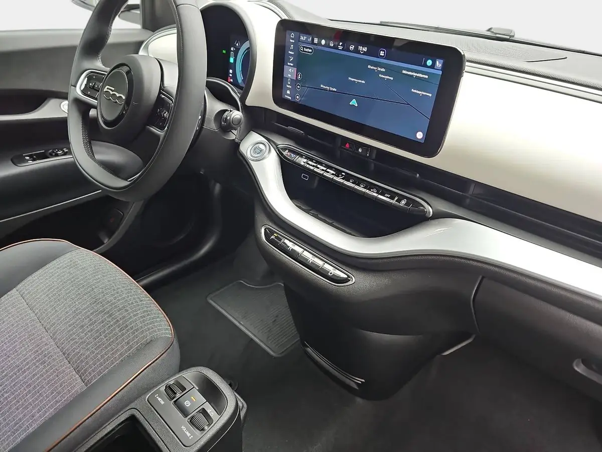 FIAT 500E ELEKTRO 42 KWH 3+1 ICON NAVI KLIMA DAB APPLE/ANDROID LM