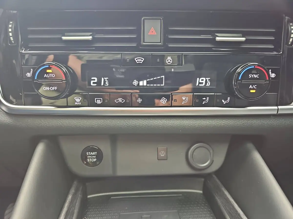 NISSAN QASHQAI 1.3 DIG-T X-TRONIC TEKNA NAVI LED