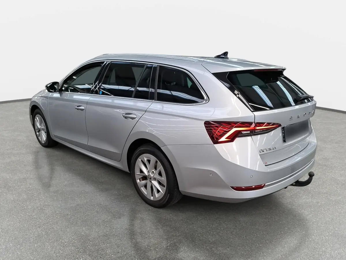 SKODA OCTAVIA COMBI HYBRID 1.4 TSI IV STYLE NAVI ACC HUD PDC KAMERA