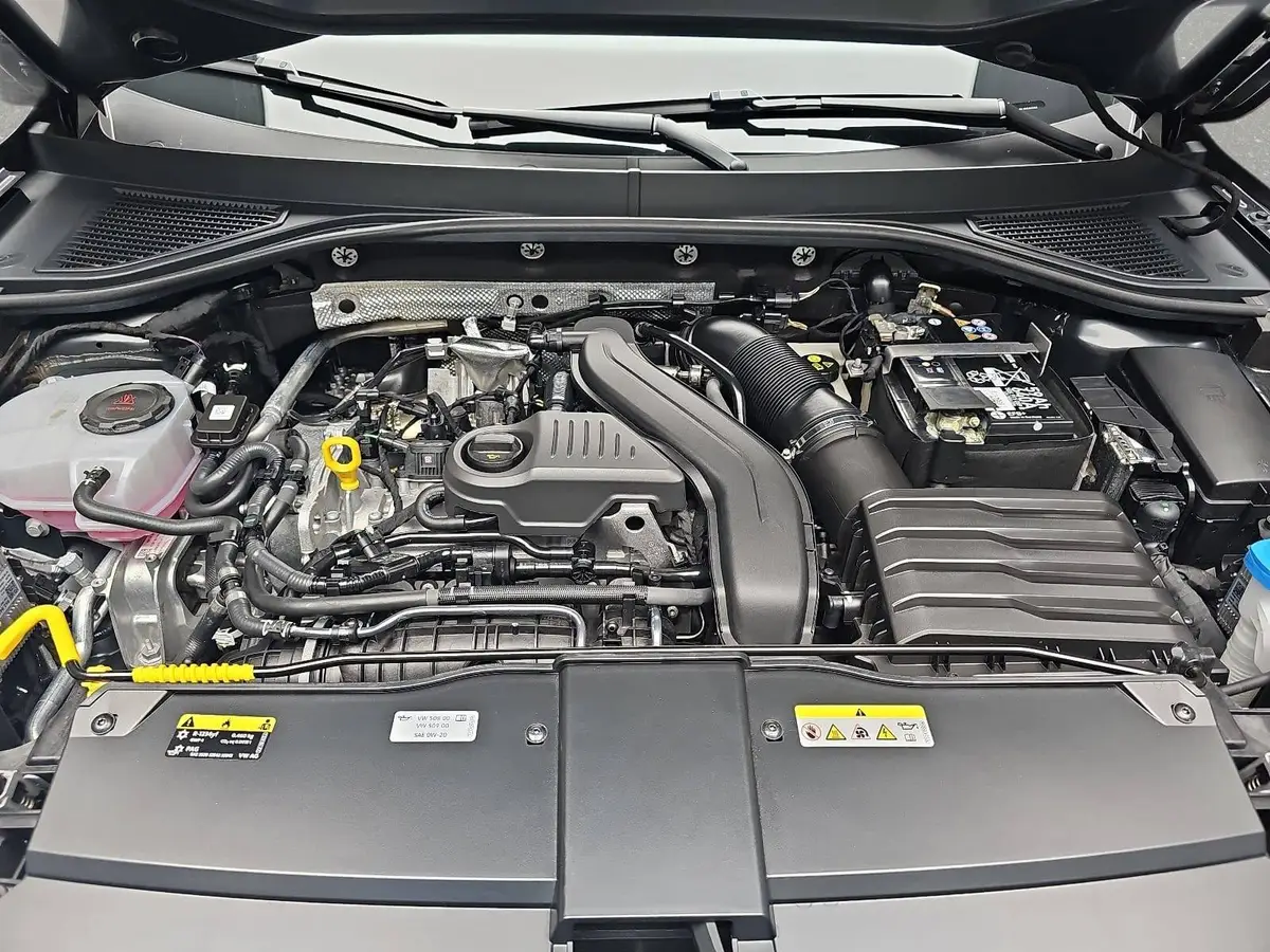 VW T-ROC 1.5 TSI DSG R-LINE NAVI LED 18