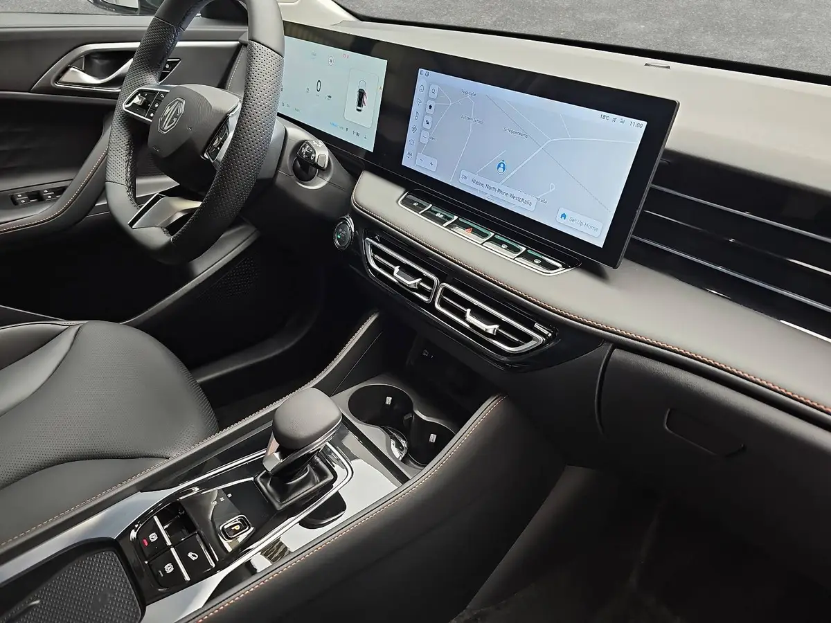 MG HS 1.5 PLUG-IN-HYBRID LUXURY LEDER 360-GRAD-KAMERA 19-ZOLL-LM