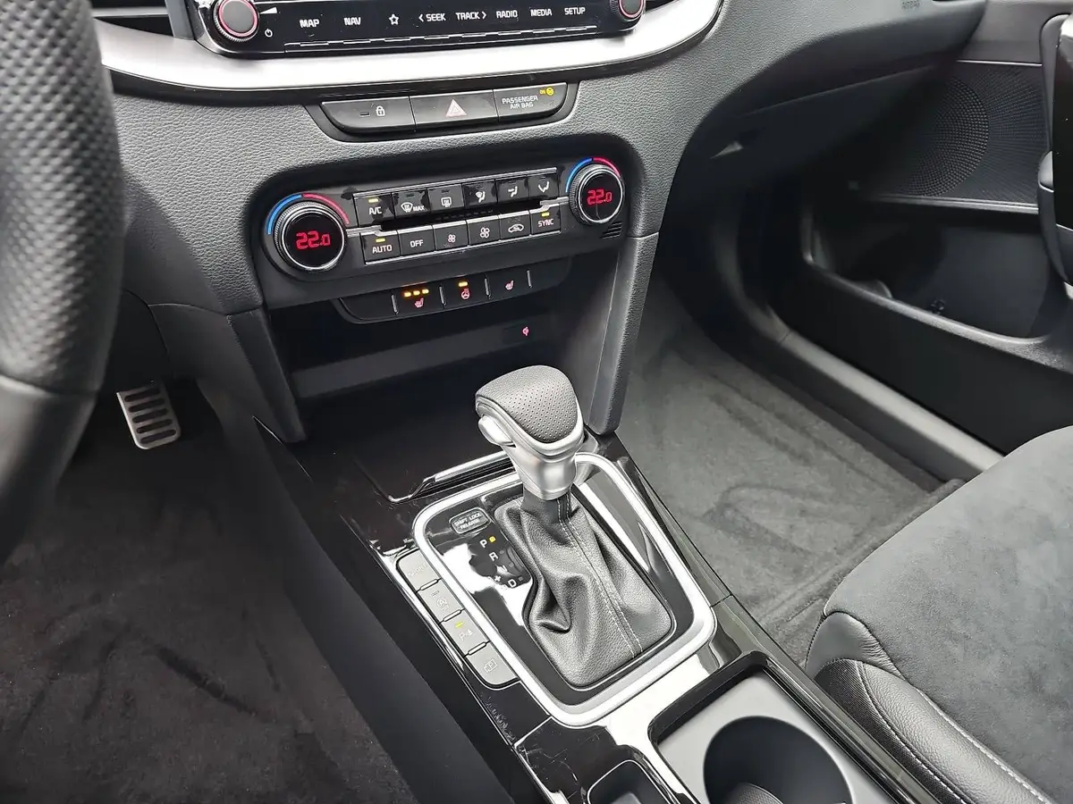 KIA CEED SW 1.5 T-GDI DCT7 GT-LINE TECHNOLOGIE LEDER PERFORMANCE