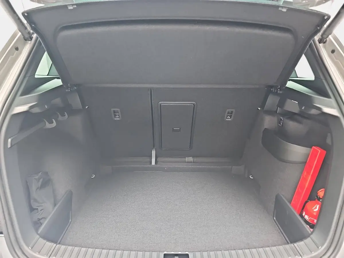 SKODA KAROQ 2.0 TDI DSG SPORTLINE 4X4 NAVI LED