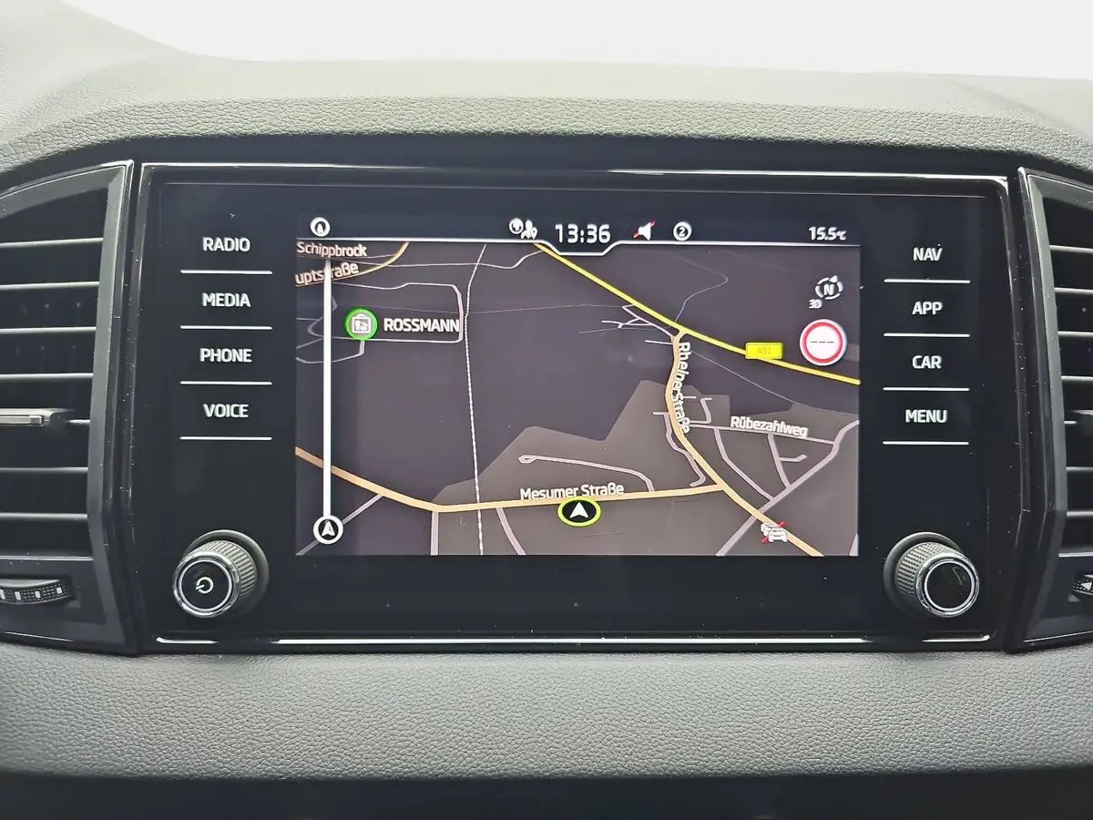 SKODA KAROQ 2.0 TDI DSG DRIVE NAVI LED AHK LM