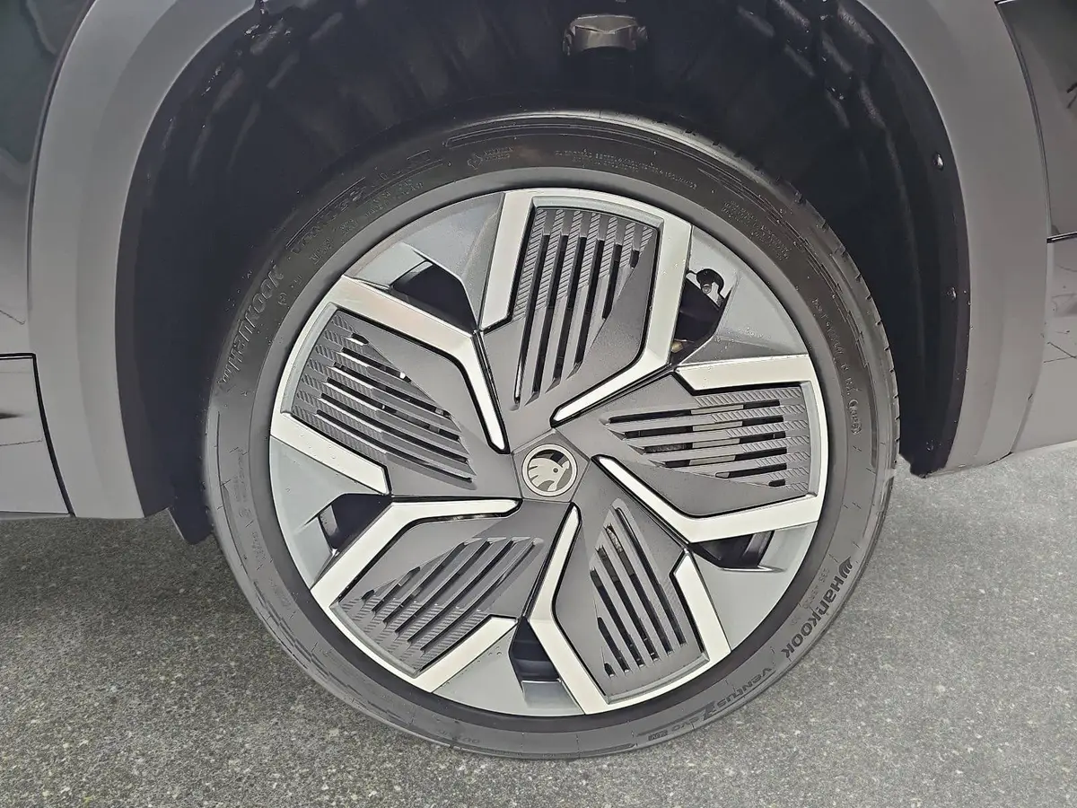 SKODA KODIAQ 2.0 TSI DSG SPORTLINE 4X4 PANO LED AHK