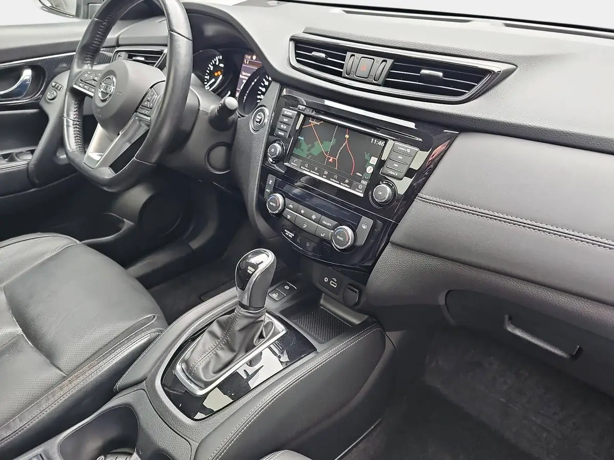 NISSAN X-TRAIL 1.3 DIG-T TEKNA LED NAVI 7-S AHK PANO LM