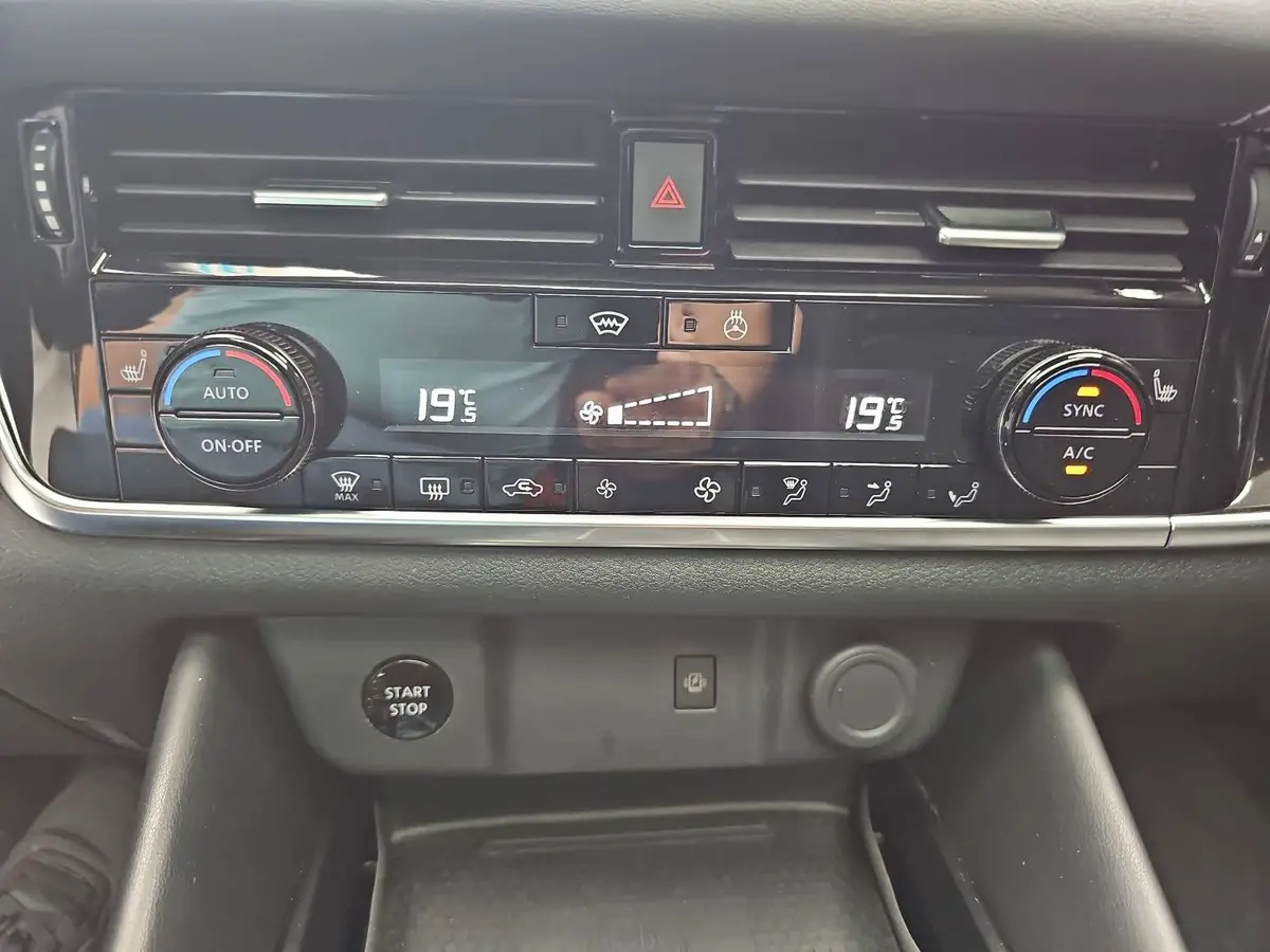 NISSAN QASHQAI 1.5 VC-T E-POWER BLACK EDITION LM