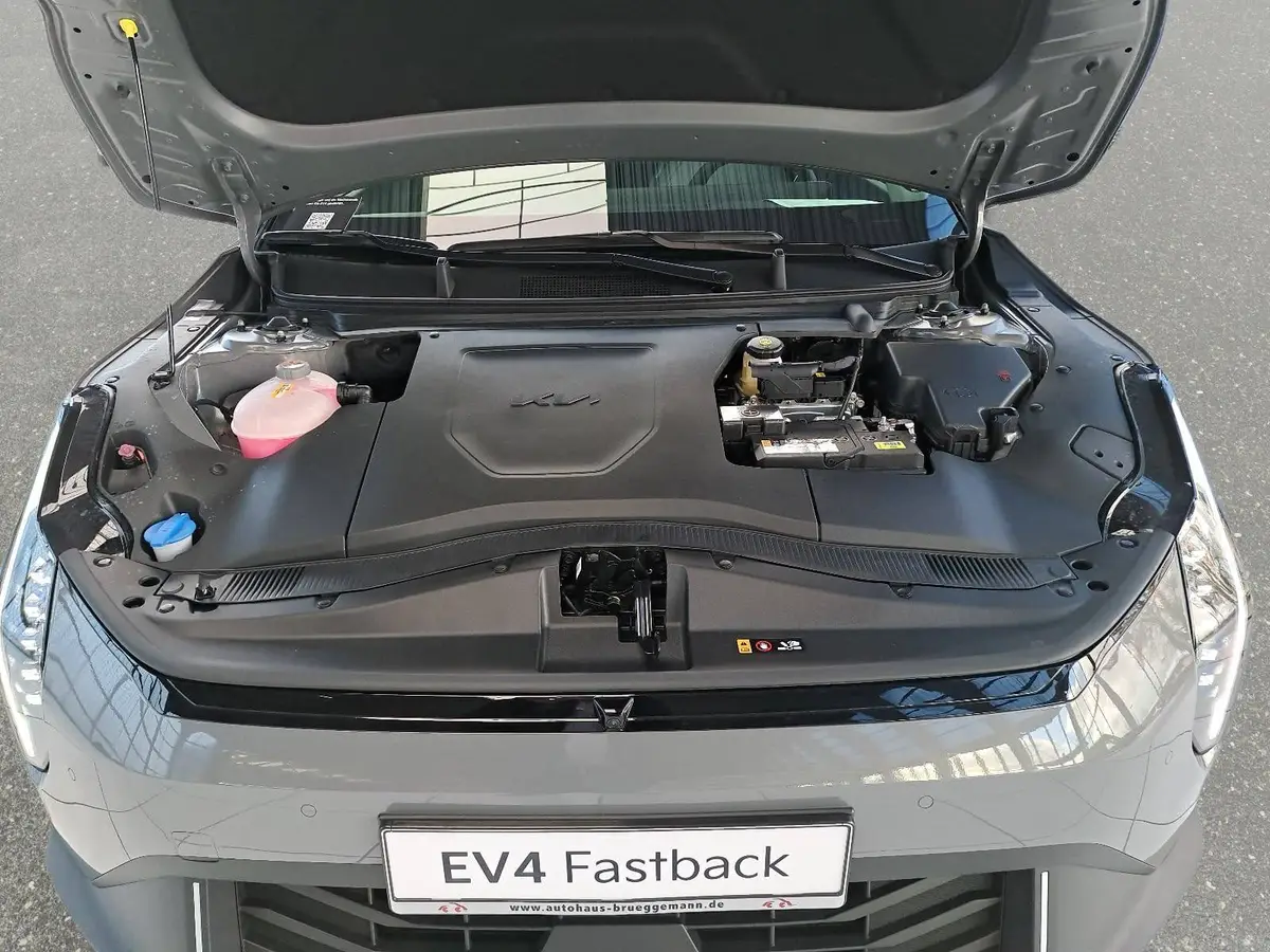 KIA EV4 FASTBACK 81.4 KWH EARTH MJ26 UP. TECH. WINTER-CON. DRIVEW.-PARK DESIGN SOUND