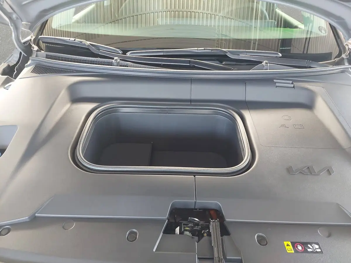 KIA EV3 81.4 KWH EARTH MJ26 WINTER BUSIN. UPGRADE DRIVEWISE-PARK DESIGN SOUND